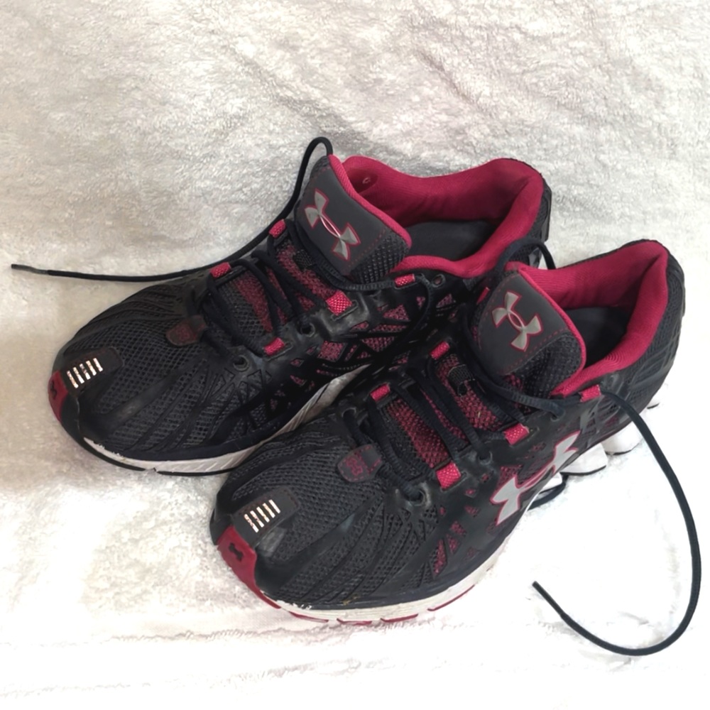 Under Amour Grey and Fuchsia Shoe